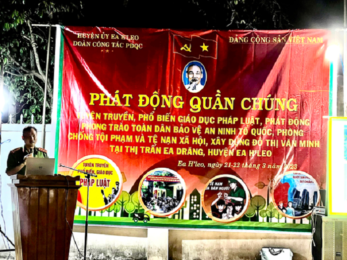ban dan van huyen uy phat dong quan chung tai buon blech 2